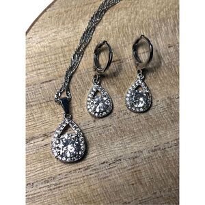 New Sterling Silver Pear Drop Earrings & Matching Necklace Jewelry Designer Set